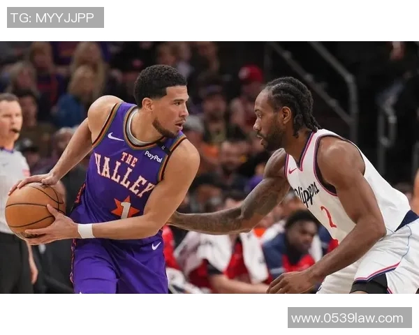 NBA焦点战:伦纳德领衔快船vs太阳,英雄联盟式团队对决引爆赛场 NBA焦点战:伦纳德领衔快船vs太阳,英雄联盟式团队对决引爆赛场